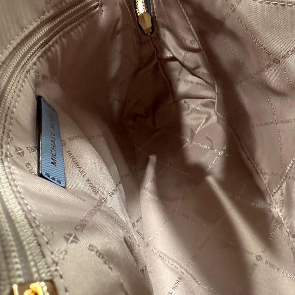 Michael Kors Jet Set Travel Medium Saffiano Leather Dome Satchel Crossbody Bag - Picture 10 of 12